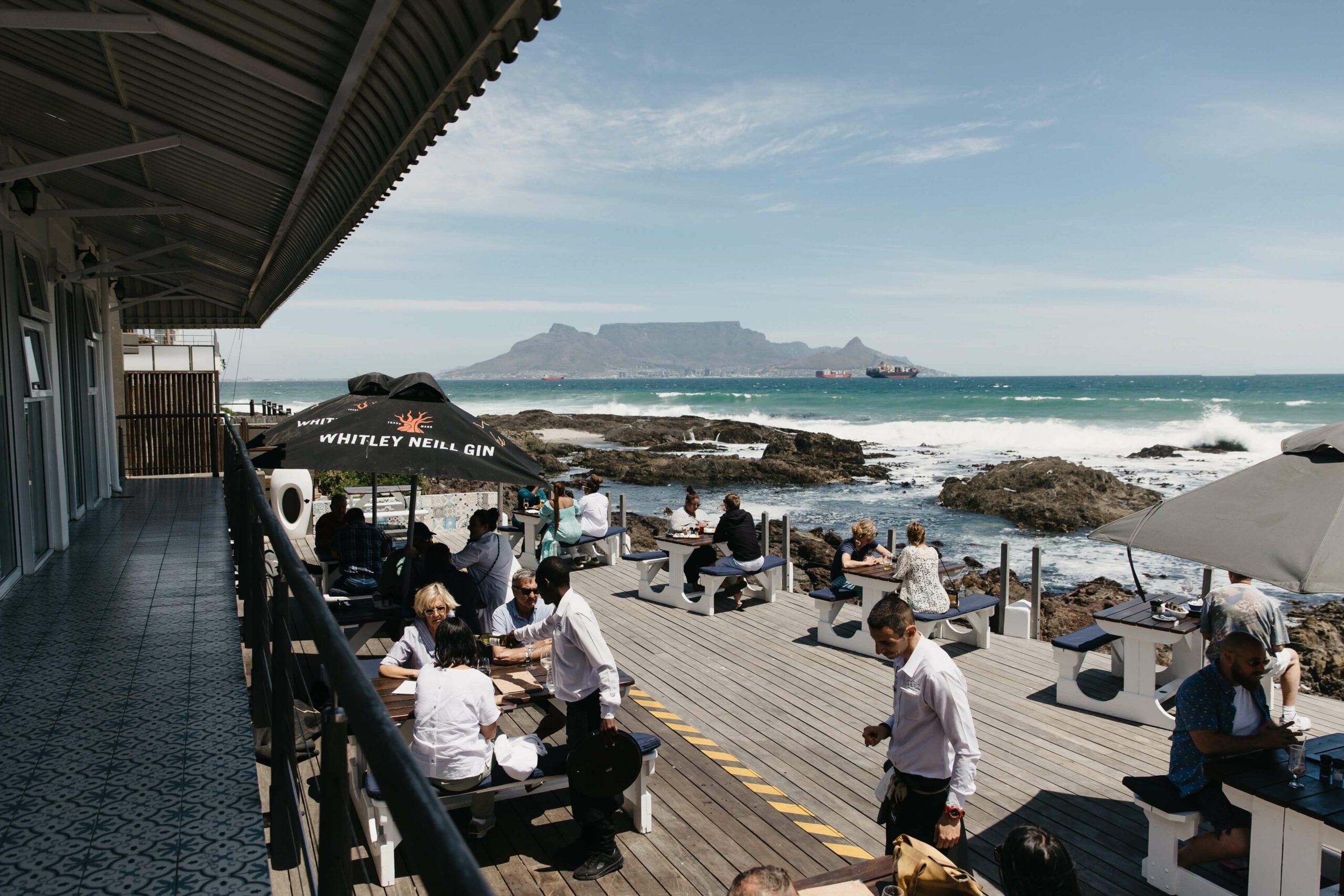 On the Rocks restaurant ved havet