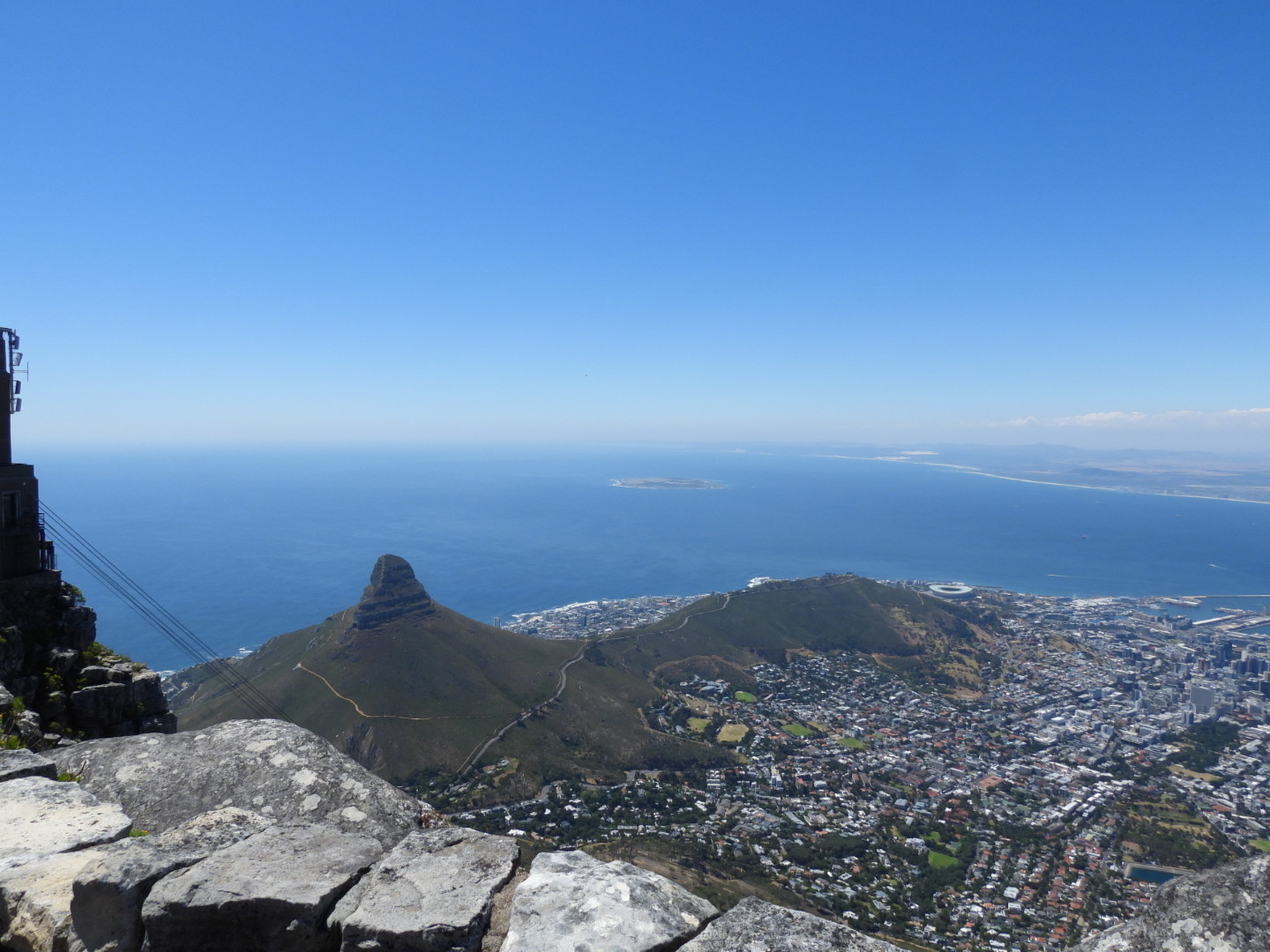 Utsikt over Cape Town fra Tablemountain med Lion's Head og Robben Island